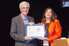 Richard Mitchell, EMDR Works’ Senior Trainer, receiving the prestigious David Schreiber award in recognition of his outstanding achievements in the field of EMDR.
